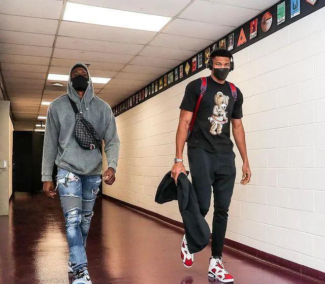 勇士将围绕 勇士将围绕